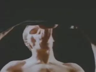 寻找朋友的女朋友进行性生活是成功的。这个女孩原来是轻快的,她喜欢从地雷开始。不是一个棘手的业务,但她应付它完美,然后采取他的女朋友