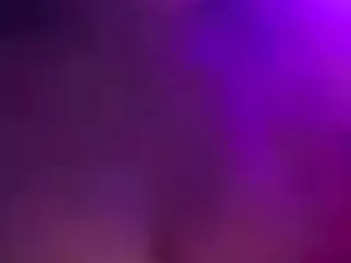一个年轻的婊子,最近刚刚发现了亲密的乐趣的喜悦,提请他的同学到他的婴儿床,在那里柔软的海绵,温柔的手掌,和湿吱吱声取悦他兴奋的操